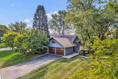 536 W 44th Street, Fremont, MI, 49412 | Card Image