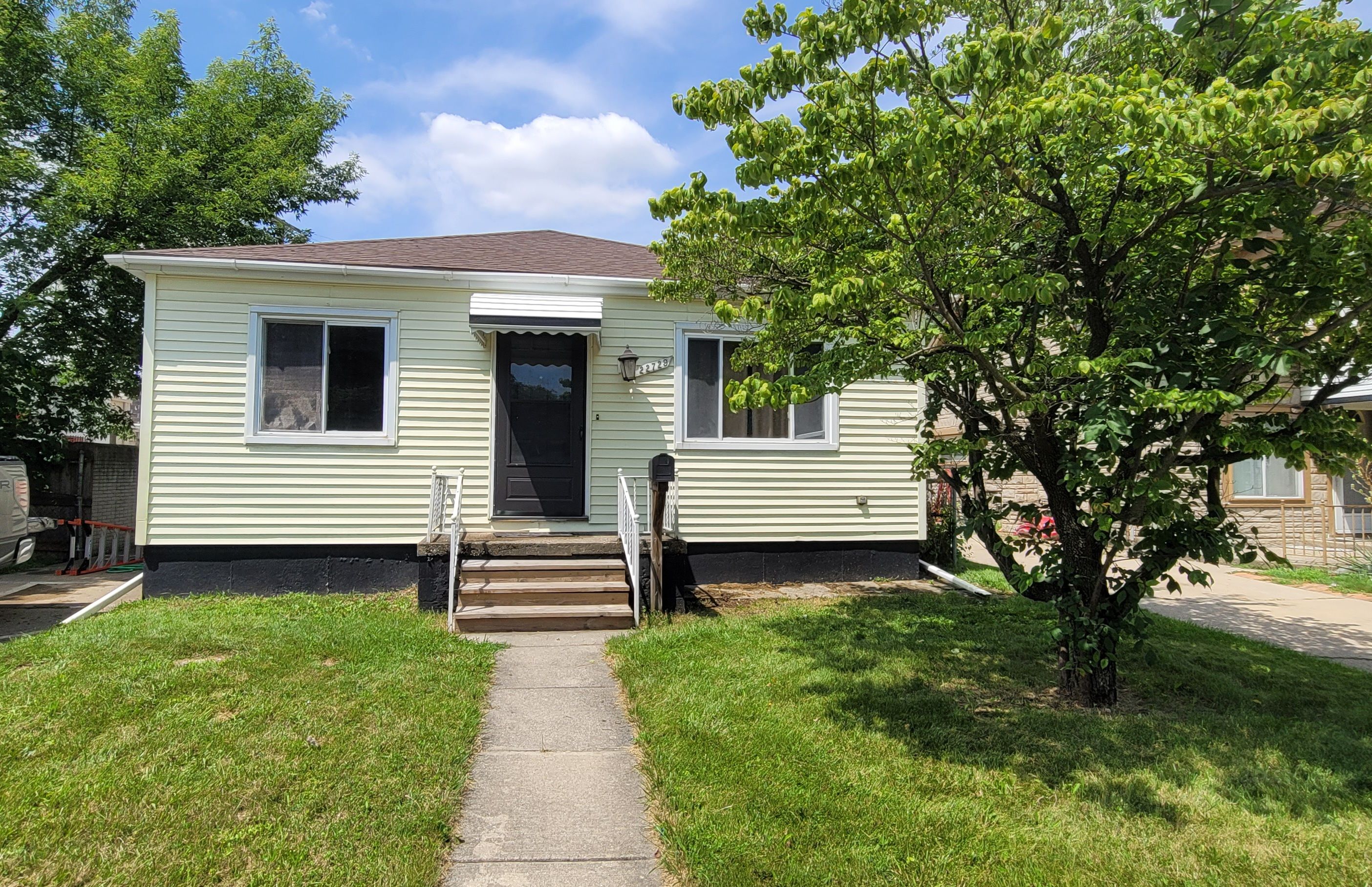 Tuscany Ave, Eastpointe, MI 48021