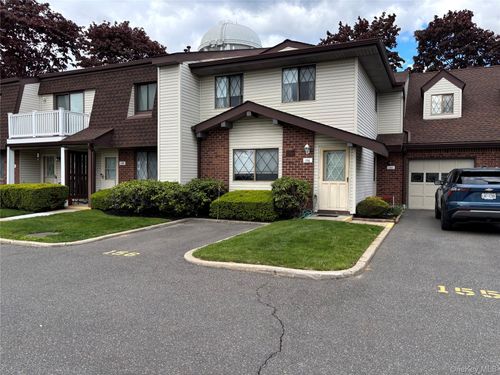 156-156 Cambridge Dr E, Copiague, NY, 11726 | Card Image