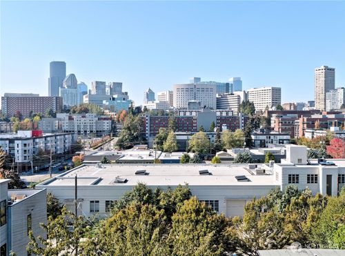 d-717 15th Ave, Seattle, WA, 98122-4515 | Card Image