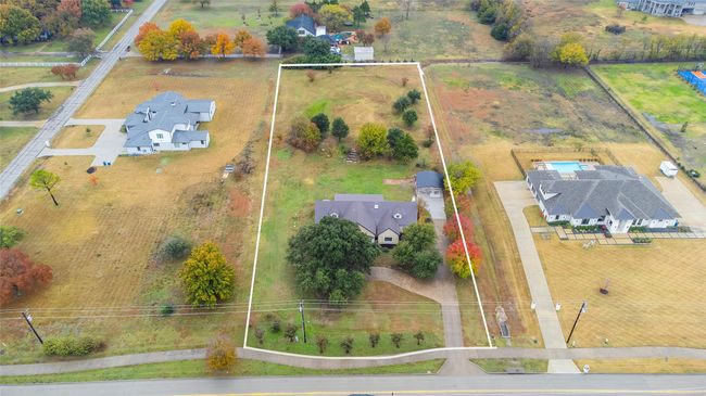 Aerial view of property and surrounding area featuring property boundaries highlighted | Image 38
