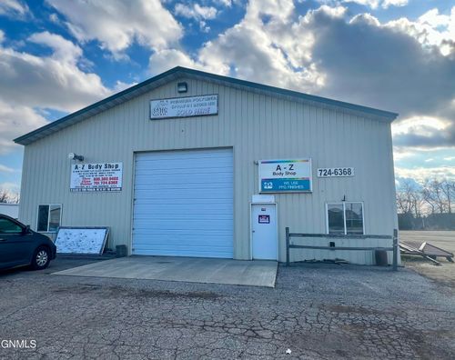 109 South Ave W, Forman, ND, 58032-4300 | Card Image