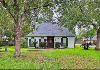 18534 Old Trace Dr, House other with 4 bedrooms, 3 bathrooms and null parking in Baton Rouge LA | Image 1