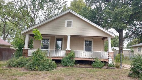 409 E Monroe St, Pittsburg, KS, 66762-5448 | Card Image