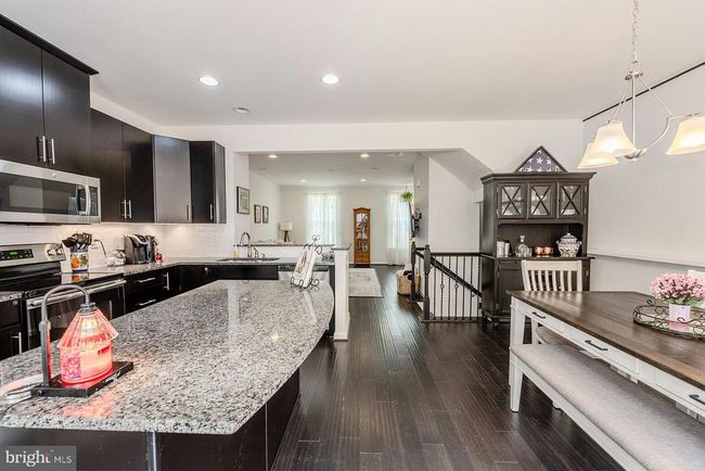 10793 Hinton Way, Townhouse with 3 bedrooms, 4 bathrooms and null parking in MANASSAS VA | Image 16