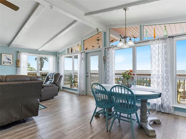 327 Bayshore Dr, House other with 3 bedrooms, 3 bathrooms and null parking in Palacios TX | Image 10