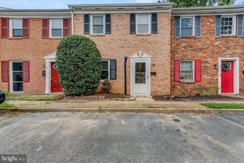 513 Olde Greenwich Cir, FREDERICKSBURG, VA, 22408-4062 | Card Image