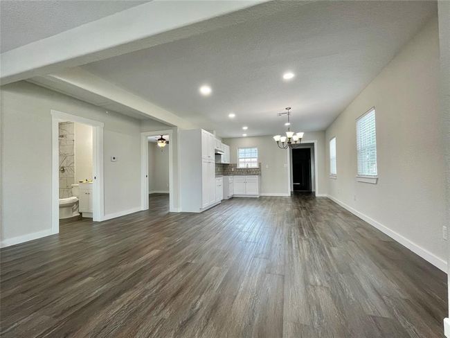 527 W 4 Th St, House other with 5 bedrooms, 3 bathrooms and null parking in Freeport TX | Image 8