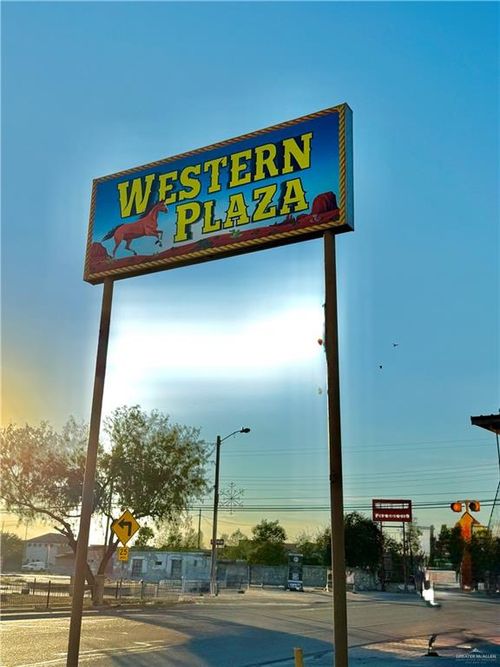 511 2nd Street, Rio Grande City, TX, 78582 | Card Image