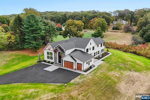 465 Cherry Ln, Mendham, NJ, 07945-2720 | Card Image