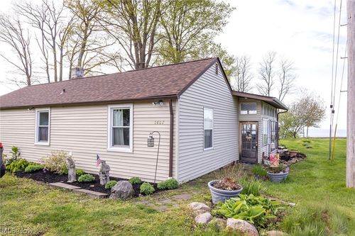 5467 Chapel Rd, Madison, OH, 44057-1770 | Card Image