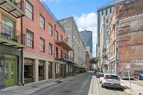1a-420 Common St, New Orleans, LA, 70130-2401 | Card Image