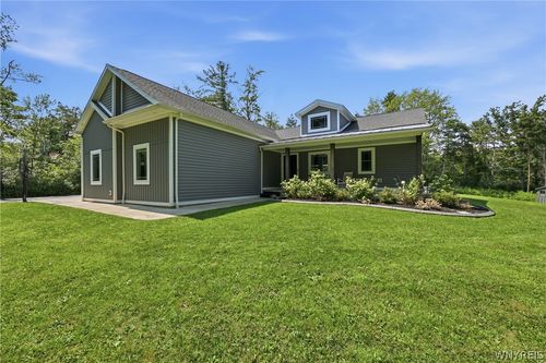7180 Ellicott Rd, Orchard Park, NY, 14127-3438 | Card Image