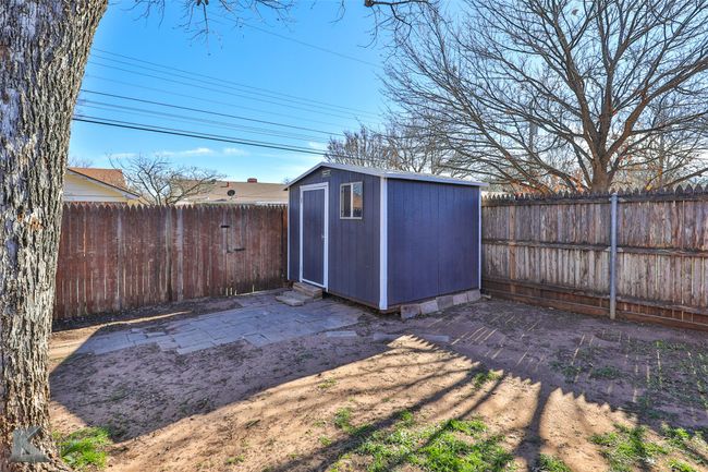View of outdoor structure | Image 21