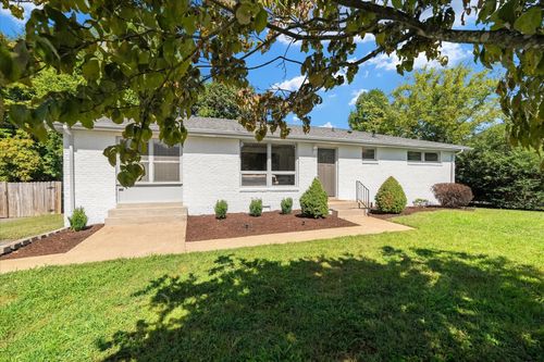 8309 Luree Ln, Hermitage, TN, 37076-2121 | Card Image