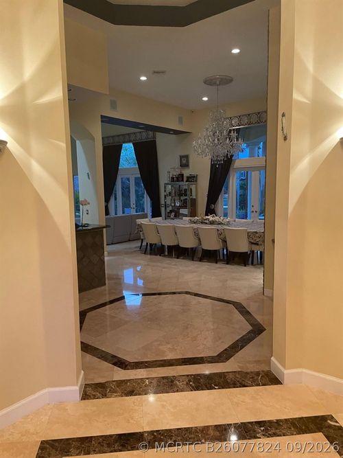 5532 Estate Oak Cir, Fort Lauderdale, FL, 33312-6281 | Card Image