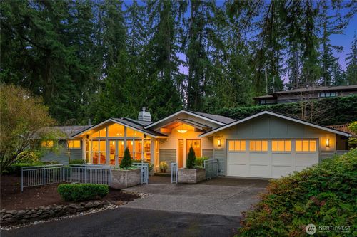 10617 Se 18th St, Bellevue, WA, 98004-7138 | Card Image