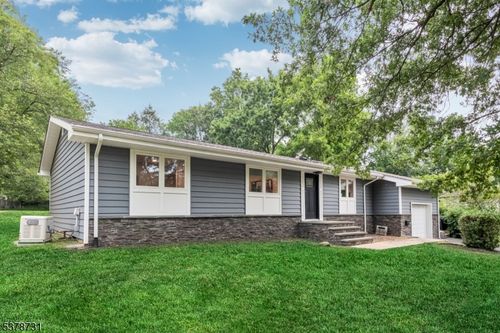 137 Elmwood Pl, Wyckoff, NJ, 07481-2707 | Card Image