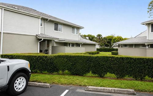 3b-4684 Pheasant Run Dr, ORLANDO, FL, 32808-2044 | Card Image