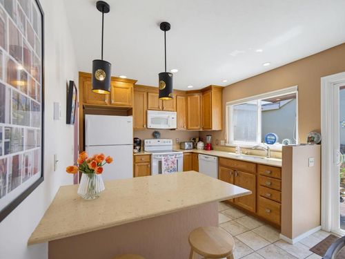 186 Crestview Ct, Watsonville, CA, 95076-2751 | Card Image