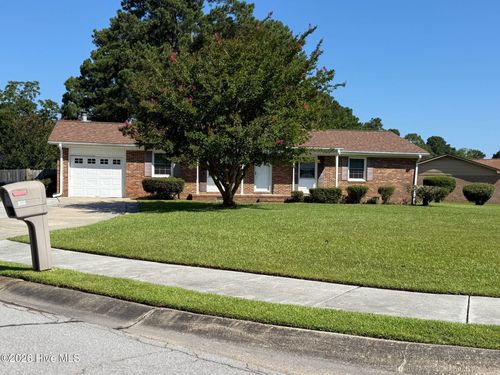 403 Thomas Dr, Jacksonville, NC, 28546-7218 | Card Image