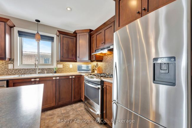 56 Southampton Dr, House other with 3 bedrooms, 2 bathrooms and 2 parking in Saint George ON | Image 12