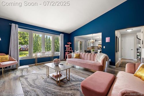 42683 Wimbleton Way, Novi, MI, 48377-2044 | Card Image