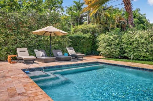 49 Ne 26th Ct, Wilton Manors, FL, 33334-1026 | Card Image