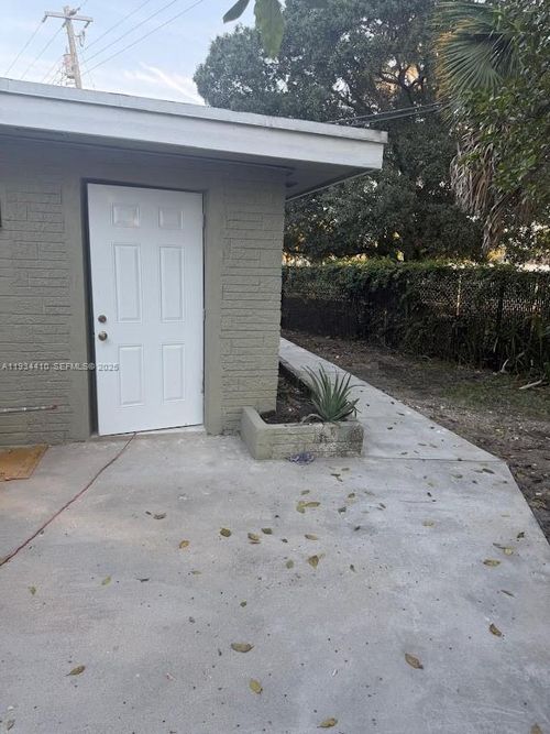 3-1021 Nw 25th Way, Fort Lauderdale, FL, 33311-5710 | Card Image