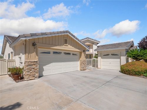 13230 Cameron St, Victorville, CA, 92392-8306 | Card Image