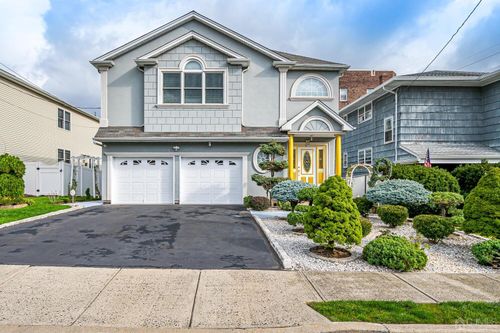 327 Springfield Ave, Hasbrouck Heights, NJ, 07604-1627 | Card Image