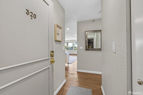 apt-320-240 N Bayshore Blvd, San Mateo, CA, 94401-1277 | Card Image
