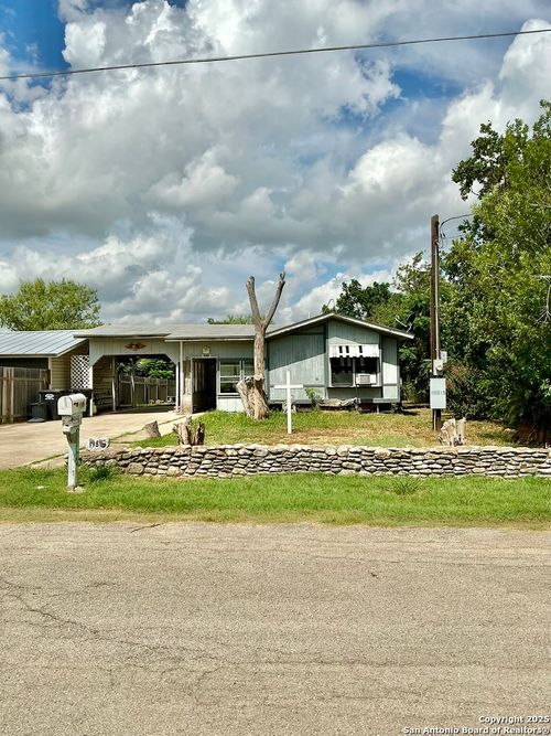 19615 Oil St, Somerset, TX, 78069-4481 | Card Image