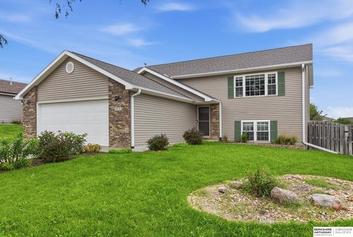 1733 Nw Flader Ct, Lincoln, NE, 68528-1944 | Card Image