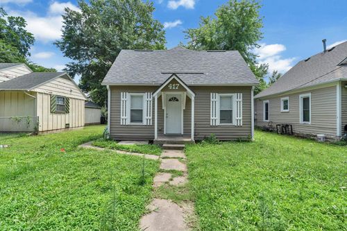 417 W 11th Ave, Winfield, KS, 67156-3513 | Card Image