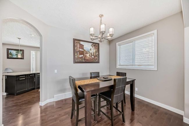 18 Rockford Road Nw, Home with 4 bedrooms, 3 bathrooms and 4 parking in Calgary AB | Image 8