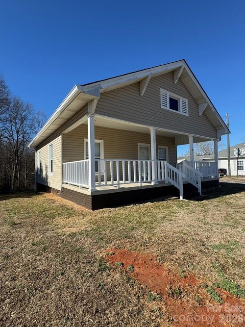 32 Pearl St, Granite Falls, NC, 28630-1616 | Card Image