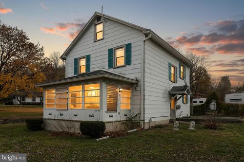 2783 Glen Rock Rd, GLEN ROCK, PA, 17327-8390 | Card Image