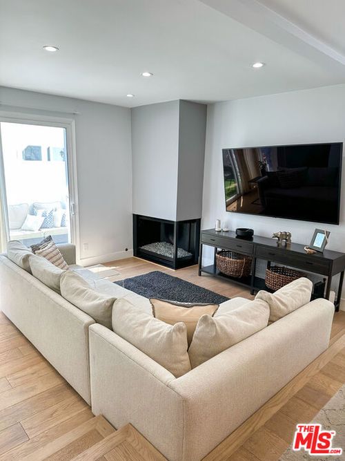unit-101-910 19th St, Santa Monica, CA, 90403-3336 | Card Image