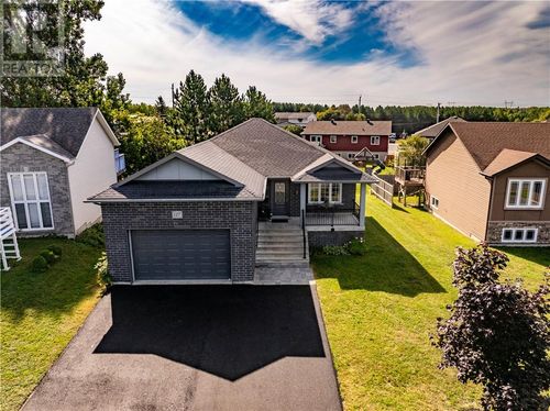 127 Springhill Dr, Garson, ON, P3L0A7 | Card Image