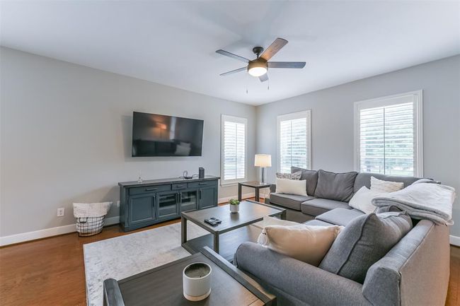 Living Room | Image 11