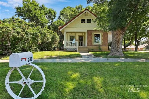 241 S 9th St, Payette, ID, 83661-2858 | Card Image