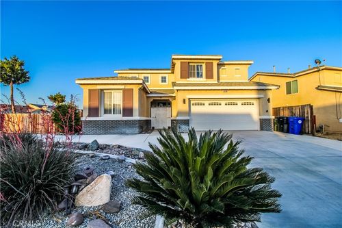 12745 High Vista St, Victorville, CA, 92395-8207 | Card Image