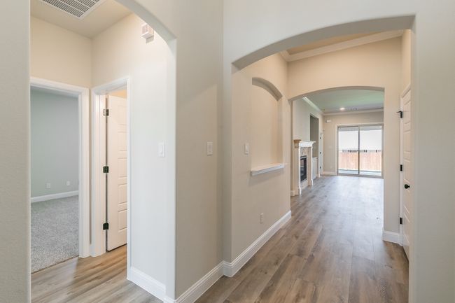 213 Navajo Trl, House other with 3 bedrooms, 3 bathrooms and null parking in Alvarado TX | Image 13