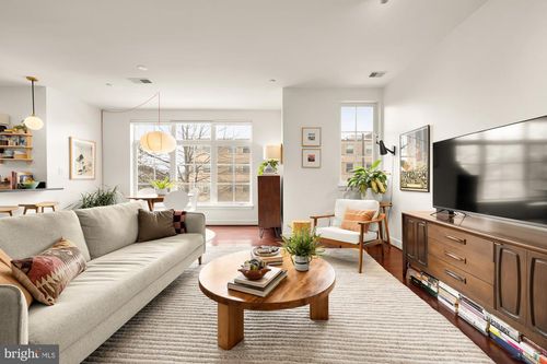 apt-v204-150 V St Nw, WASHINGTON, DC, 20001-5607 | Card Image