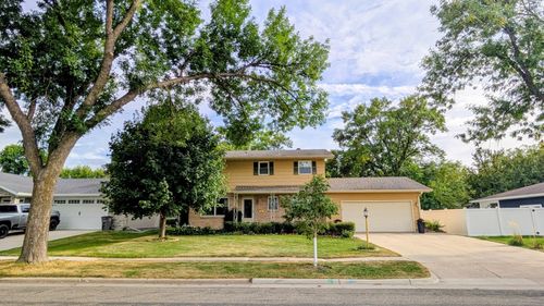 1207 22nd Ave S, Moorhead, MN, 56560-4516 | Card Image