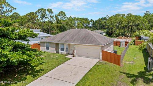 411 Oceanside St Sw, Palm Bay, FL, 32908-7127 | Card Image