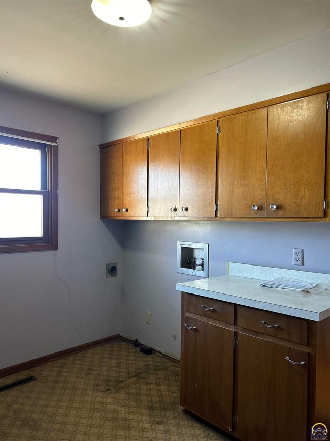 718 S 9 Th St, House other with 4 bedrooms, 2 bathrooms and null parking in Osage City KS | Image 11