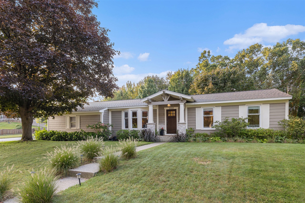 Manitou Dr, Grand Rapids, MI 49525