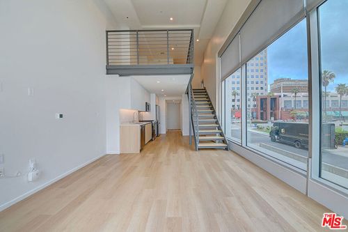 l104-200 W Ocean Blvd, Long Beach, CA, 90802-5089 | Card Image